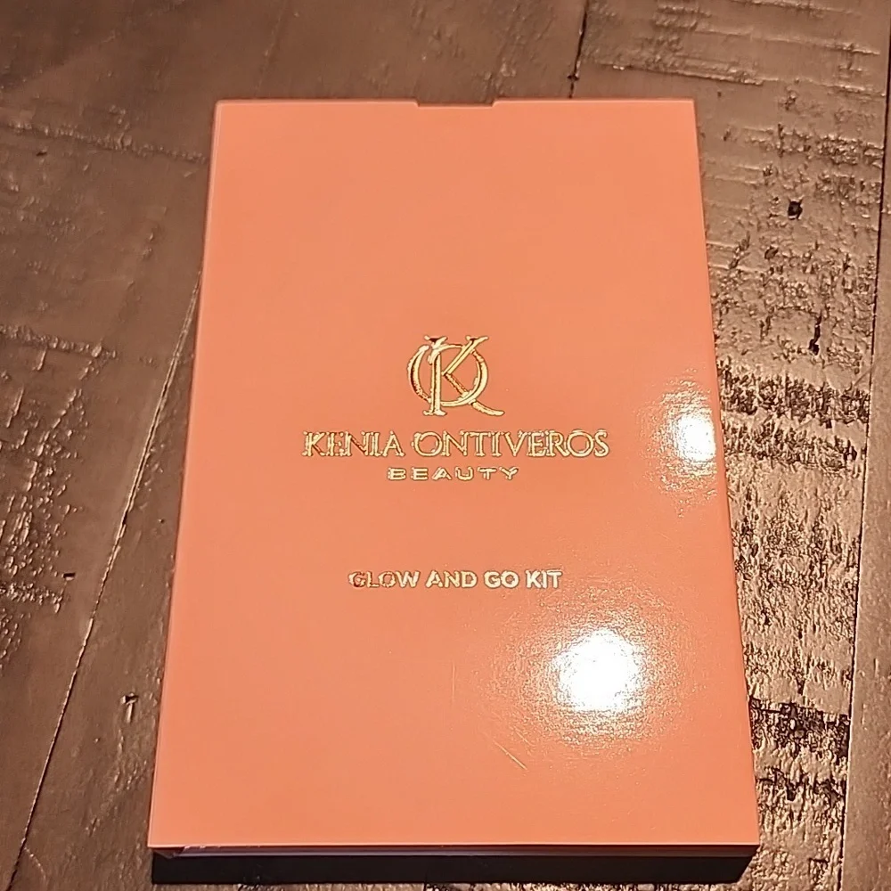 🆕️Kenia Ontiveros Beauty Glow and Go Kit